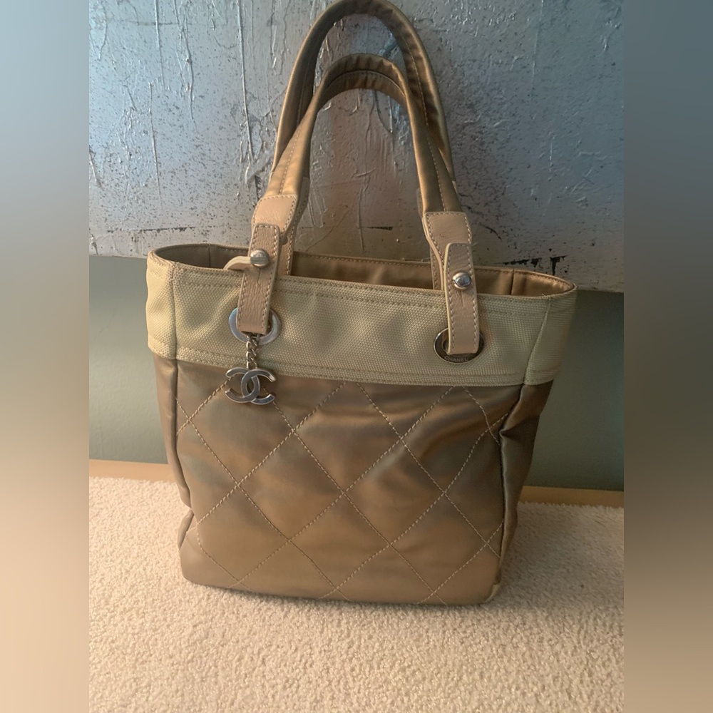 CHANEL Metallic Rose Gold Quilted Tote